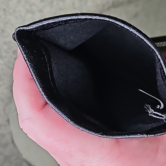 Guess Sunglasses Case - NWOT - Picture 4 of 6